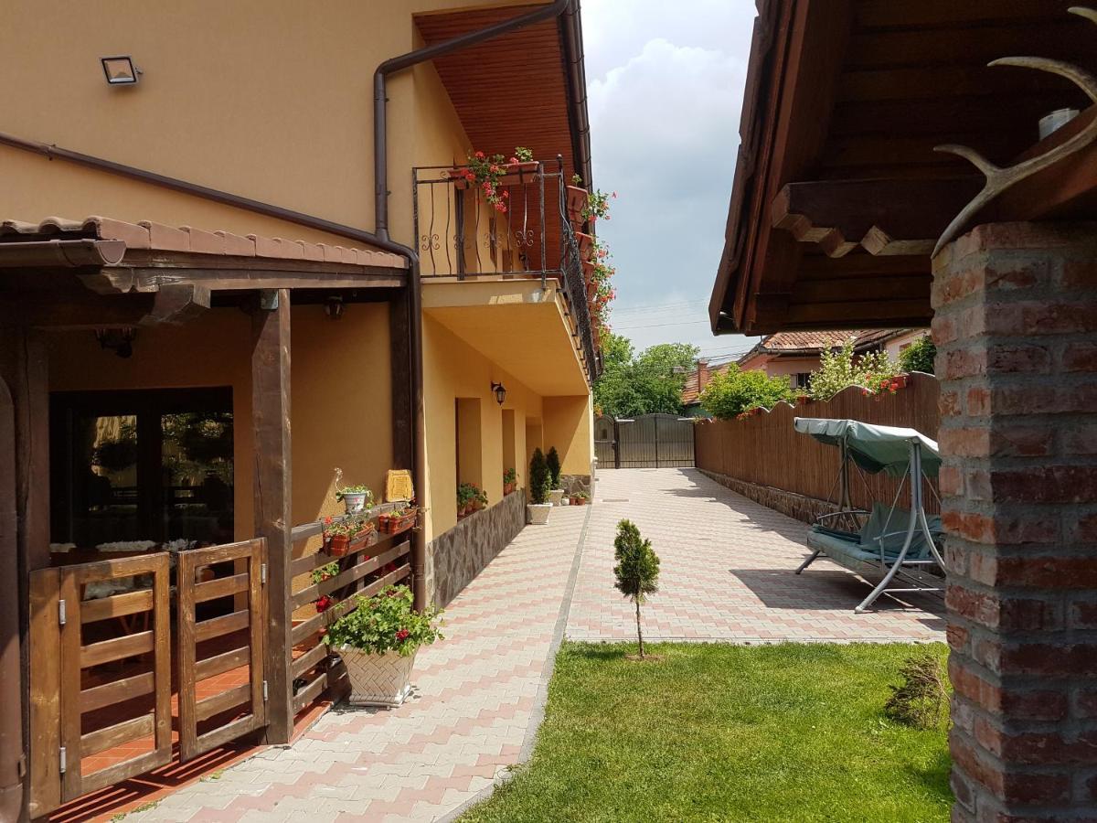 Casa Ovesia Villa Săcele Buitenkant foto